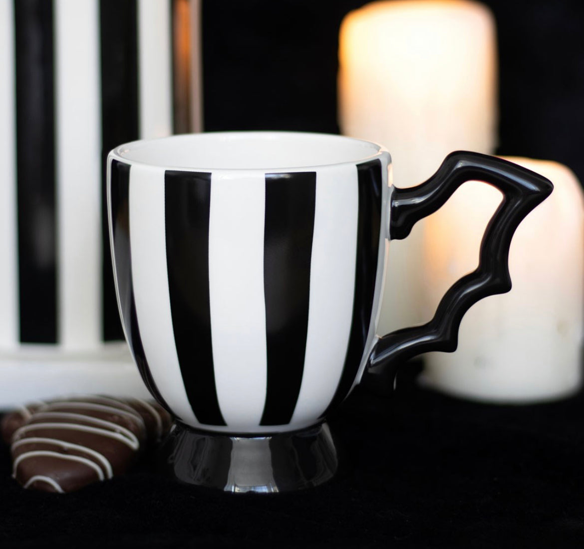 STRIPED BAT WING TEACUP